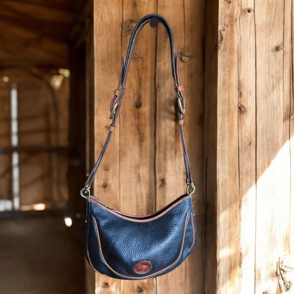 DOONEY & BOURKE VTG  80's All Weather Crescent Sac Leather Navy w British Tan - Picture 3 of 16